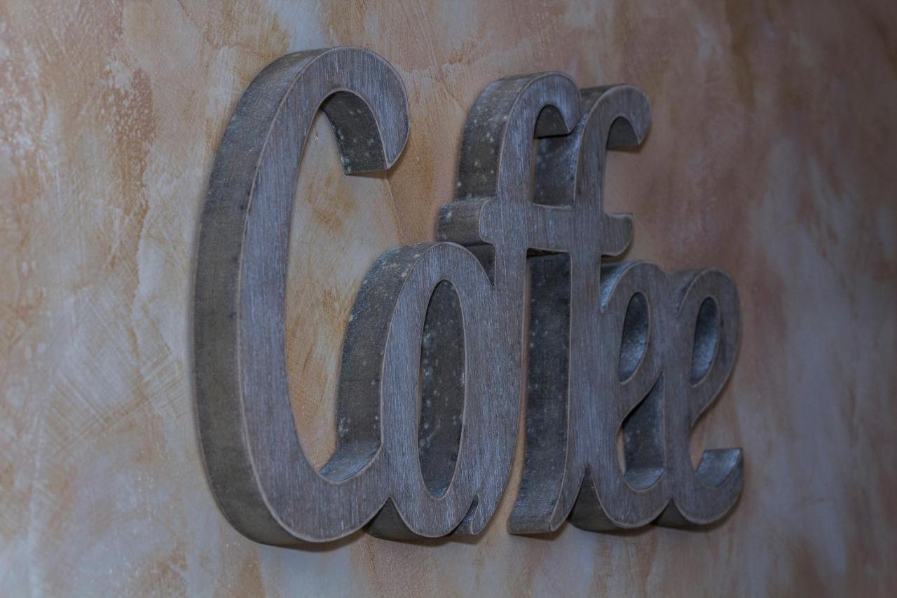 On The Rainbow Couette-café 2*
